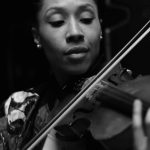 Kayiri, chanteuse et violoniste, compositrice